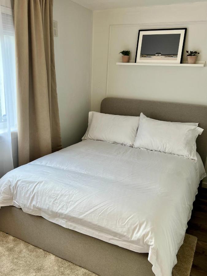 House With Garden And Parking 15 Min To City Center เอดินบะระ ภายนอก รูปภาพ